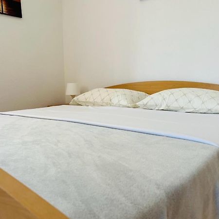 Apartments Adela Polje  Eksteriør bilde